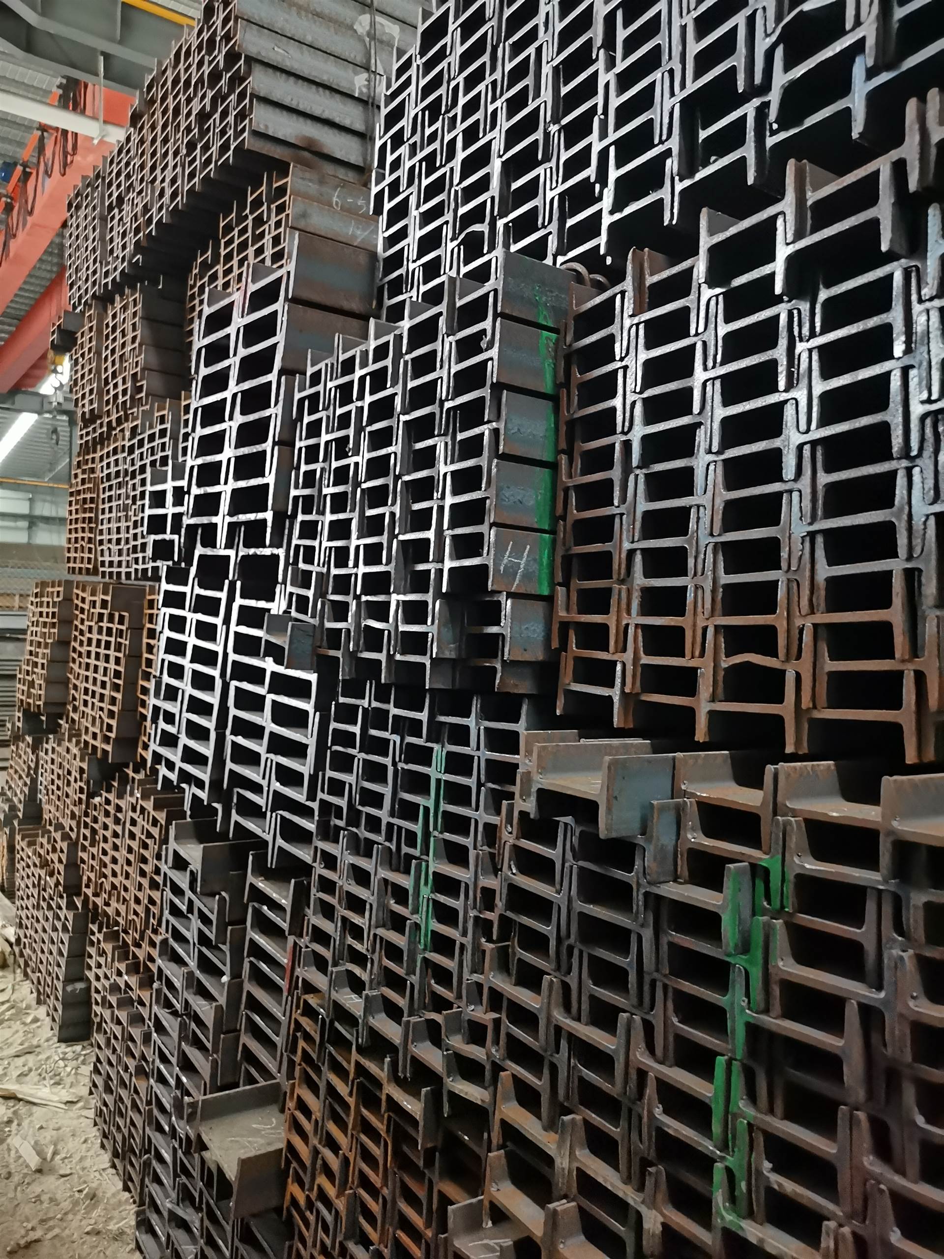 Q235B國標熱軋工字鋼 建筑材料的堅實骨架